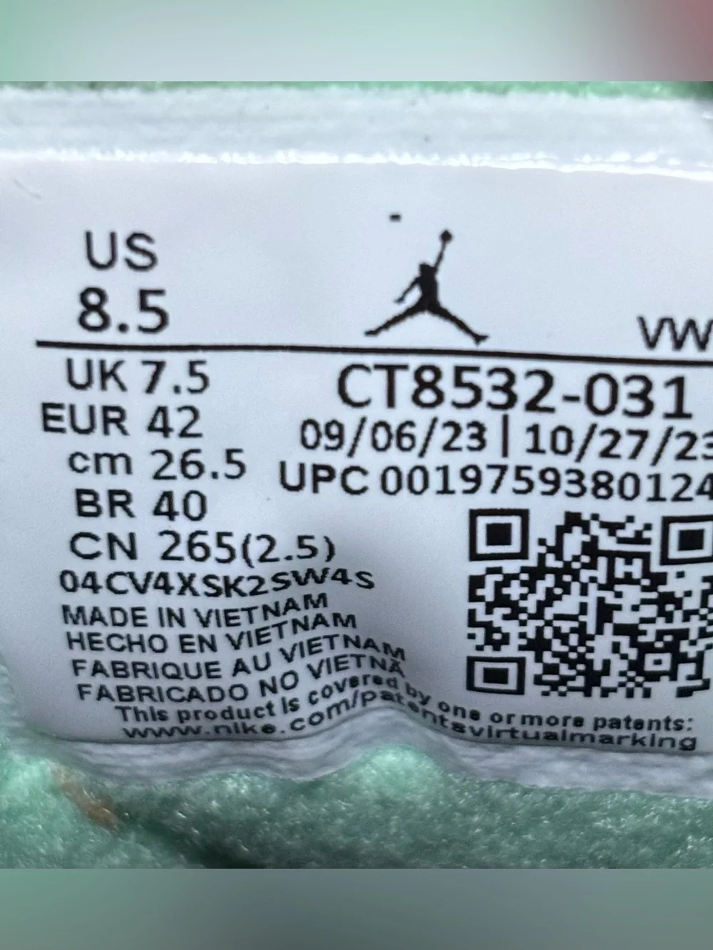 Jordan 3 Retro Green Glow 2024 Size 8.5